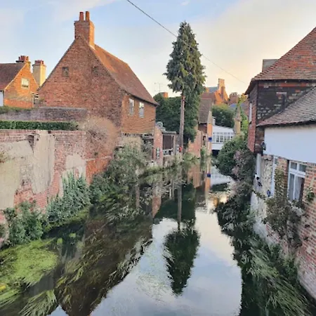 Cathedral Views Stay In Canterbury City Centre Exterior photo