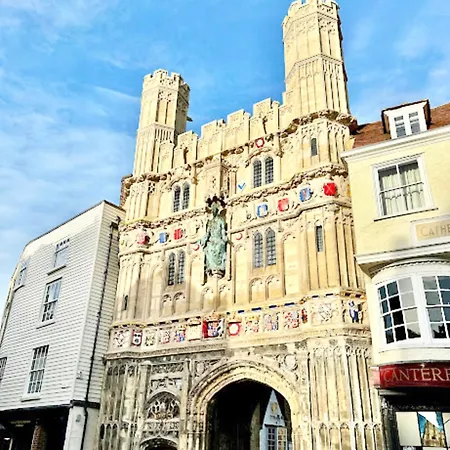 Cathedral Views Stay In Canterbury City Centre Exterior photo