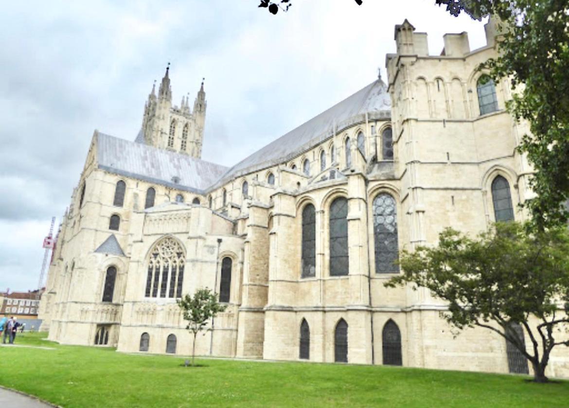 Cathedral Views In Centre Canterbury
