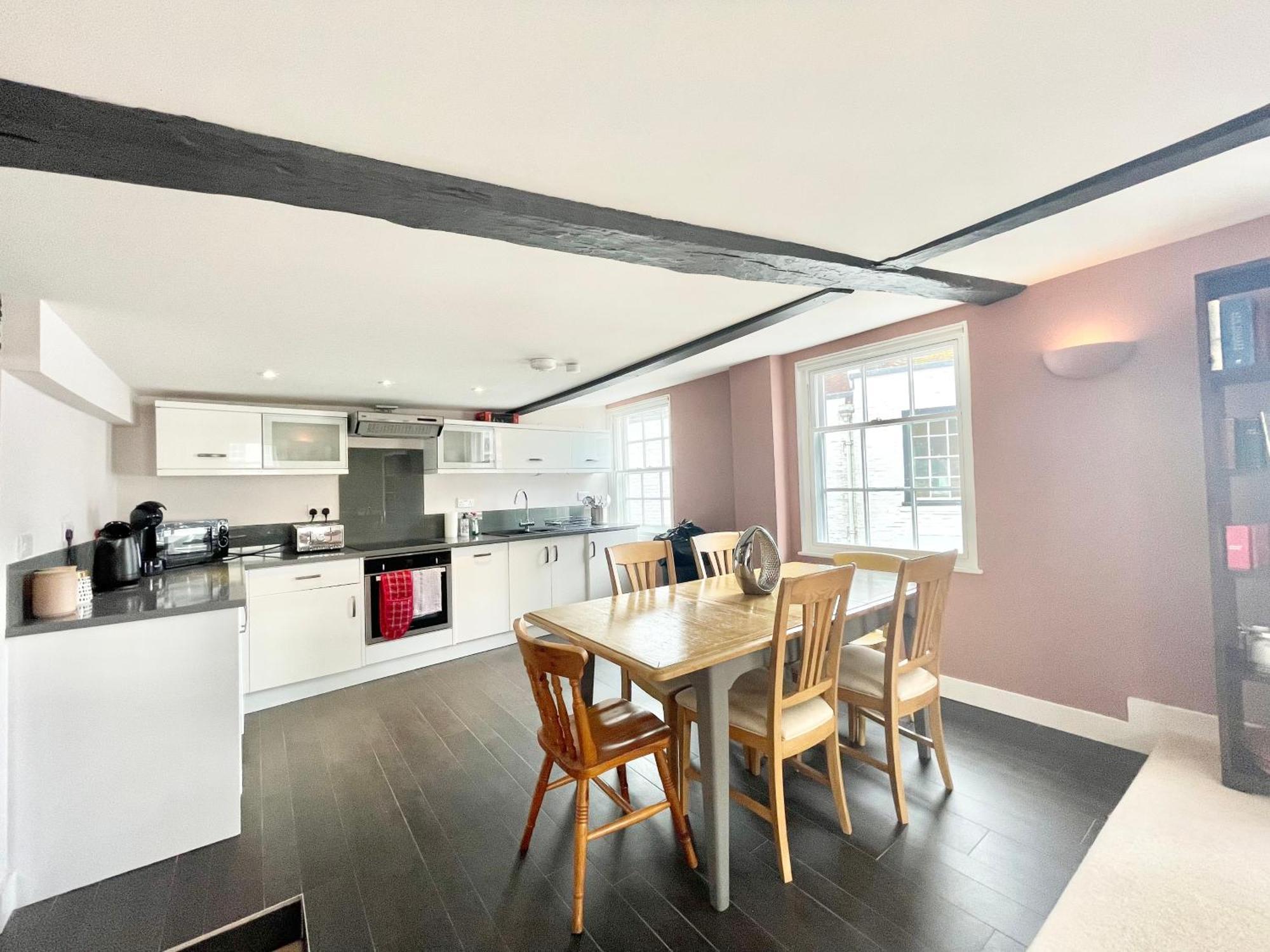 Cathedral Views In Centre Apartment