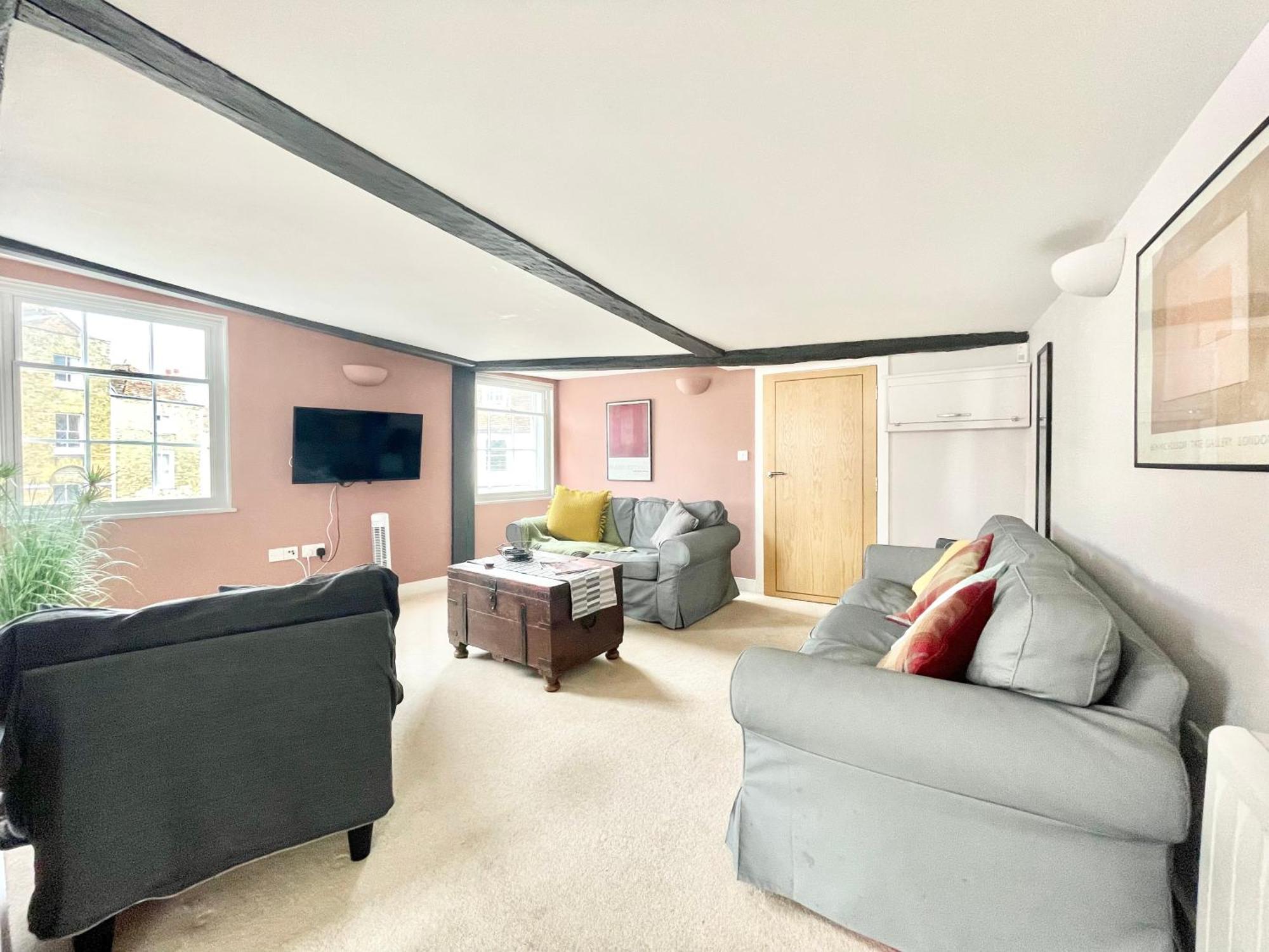 Cathedral Views In Centre Apartment Canterbury